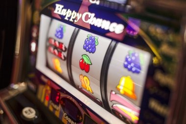 Lightning Dice rolling animation and bet outcome display on mb8 mobile